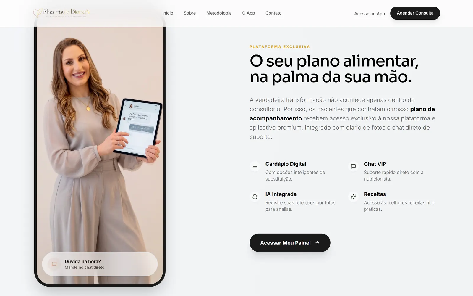 Seção do site que apresenta o aplicativo da paciente, com cardápio digital, chat com a nutricionista, registro de refeição por foto e acesso às receitas.