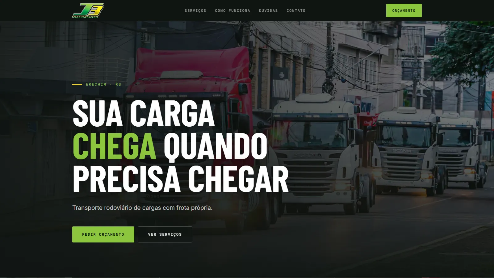 Página inicial do site da J3 Transportes, com o título "Sua carga chega quando precisa chegar" sobre uma foto da frota de caminhões.
